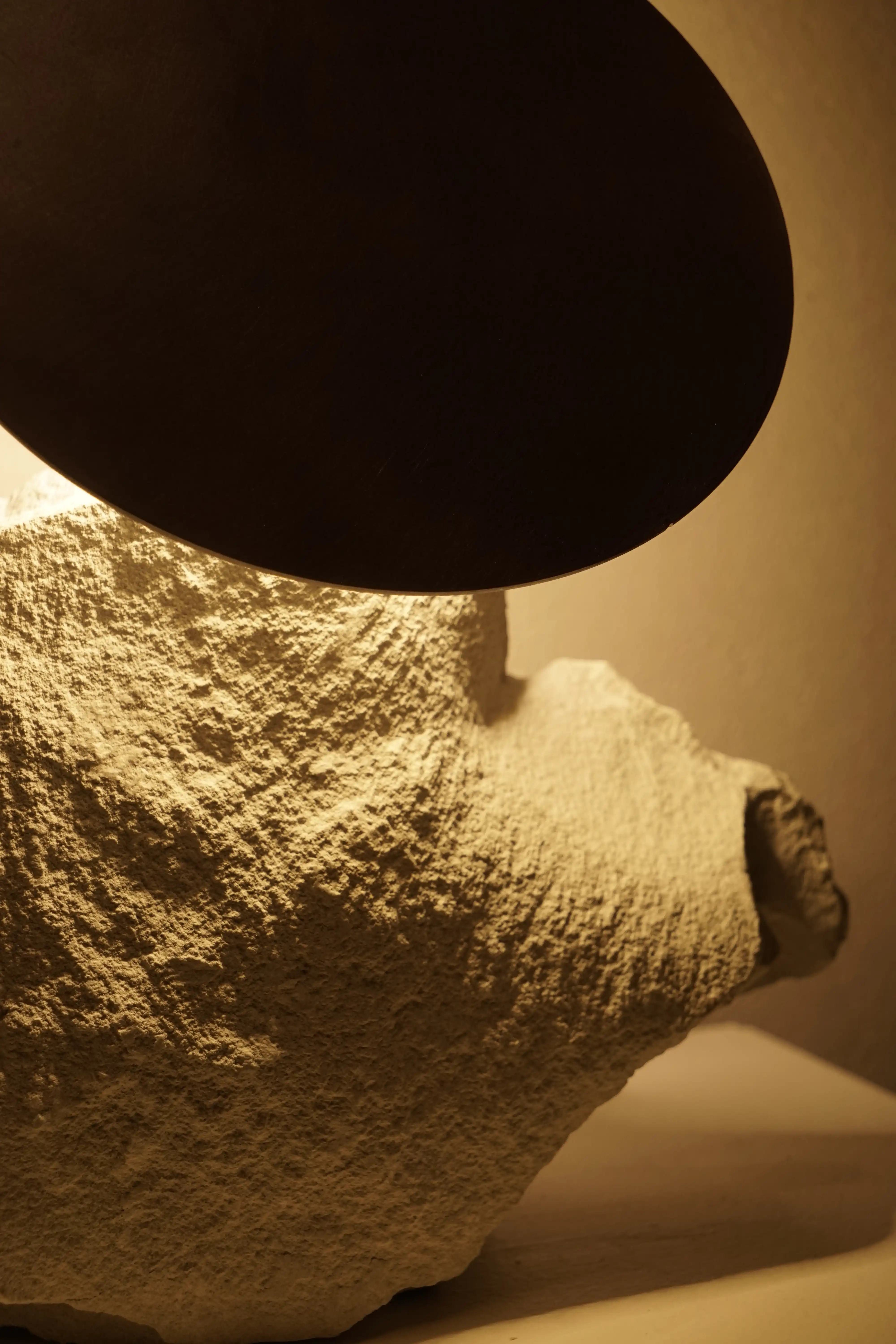 MO Lamp sculptural detail